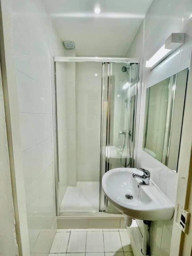 Room Private Next To Train B 100Meter, Easy Go To Centre Ville, Not Whole Appartement Cachan Εξωτερικό φωτογραφία